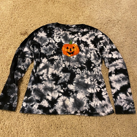 Halloween tie died shirt - Picture 1 of 5